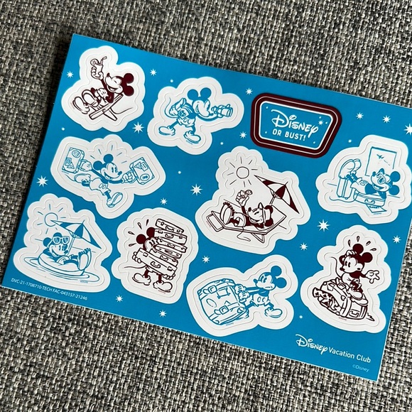 Disney Vacation Club promo gift set NIB - Picture 13 of 16